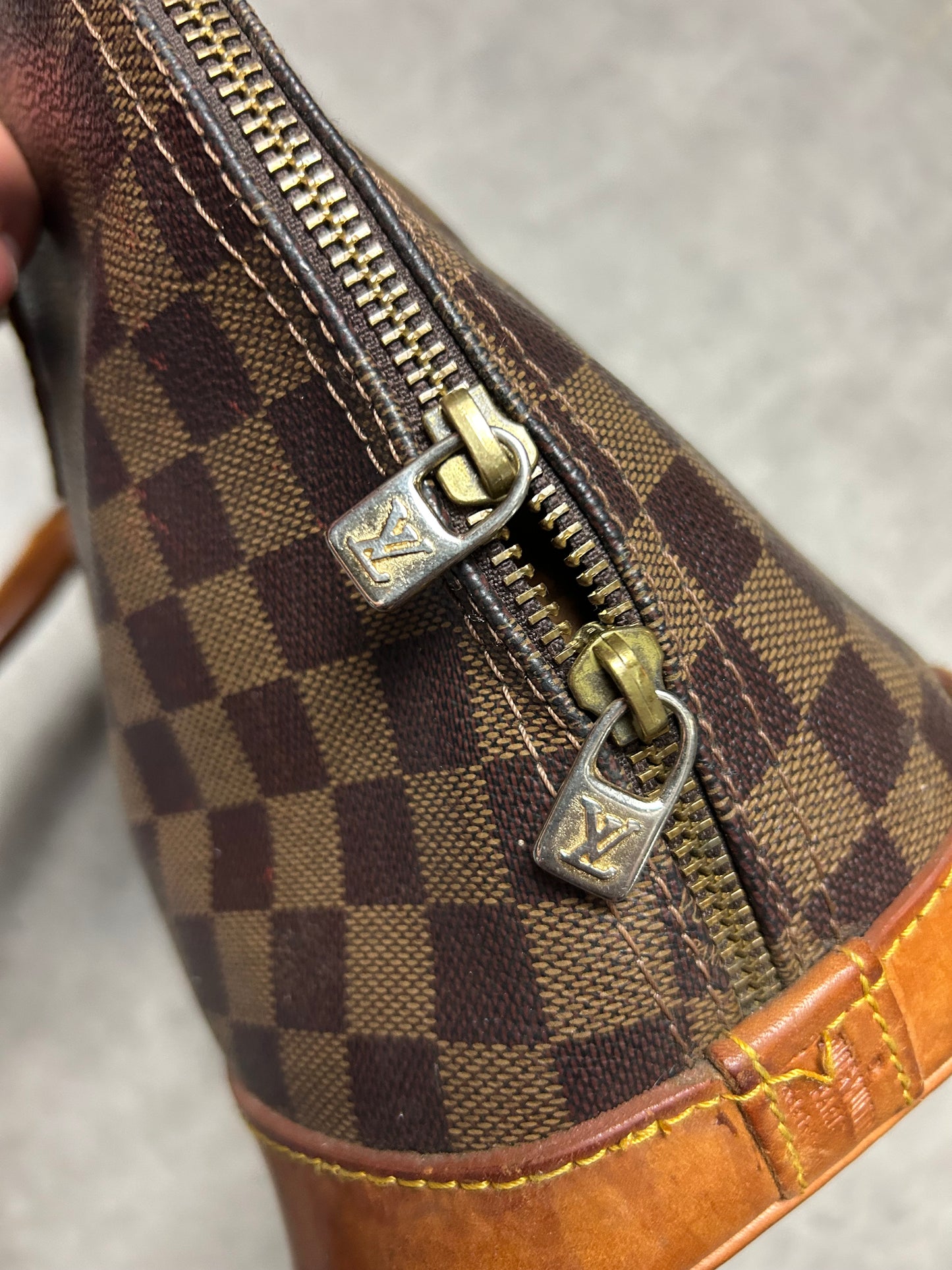 Sac à main Louis Vuitton Damier Alma en cuir vintage année 90/2000’