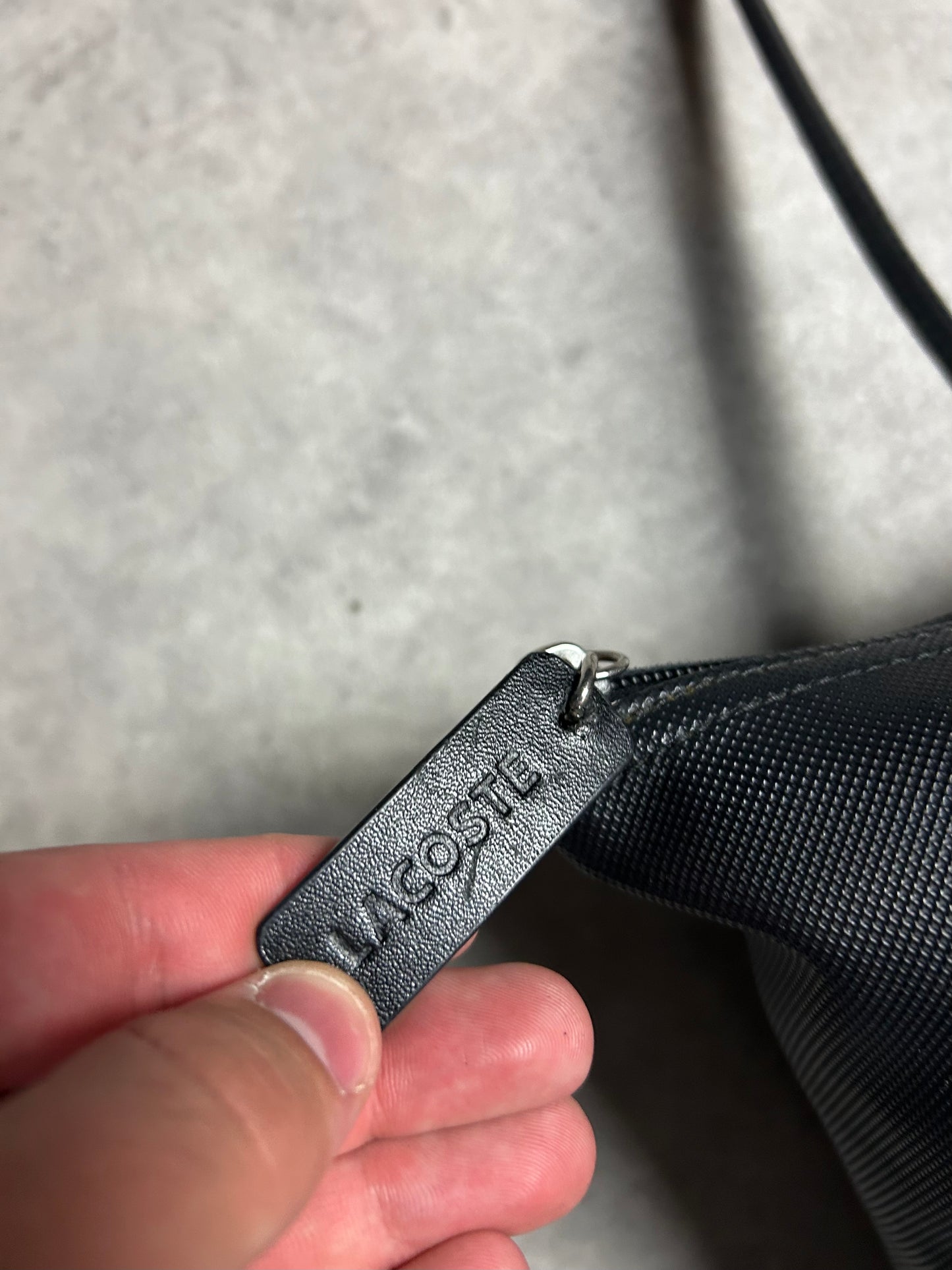 Sac à main Lacoste cabas en cuir noir