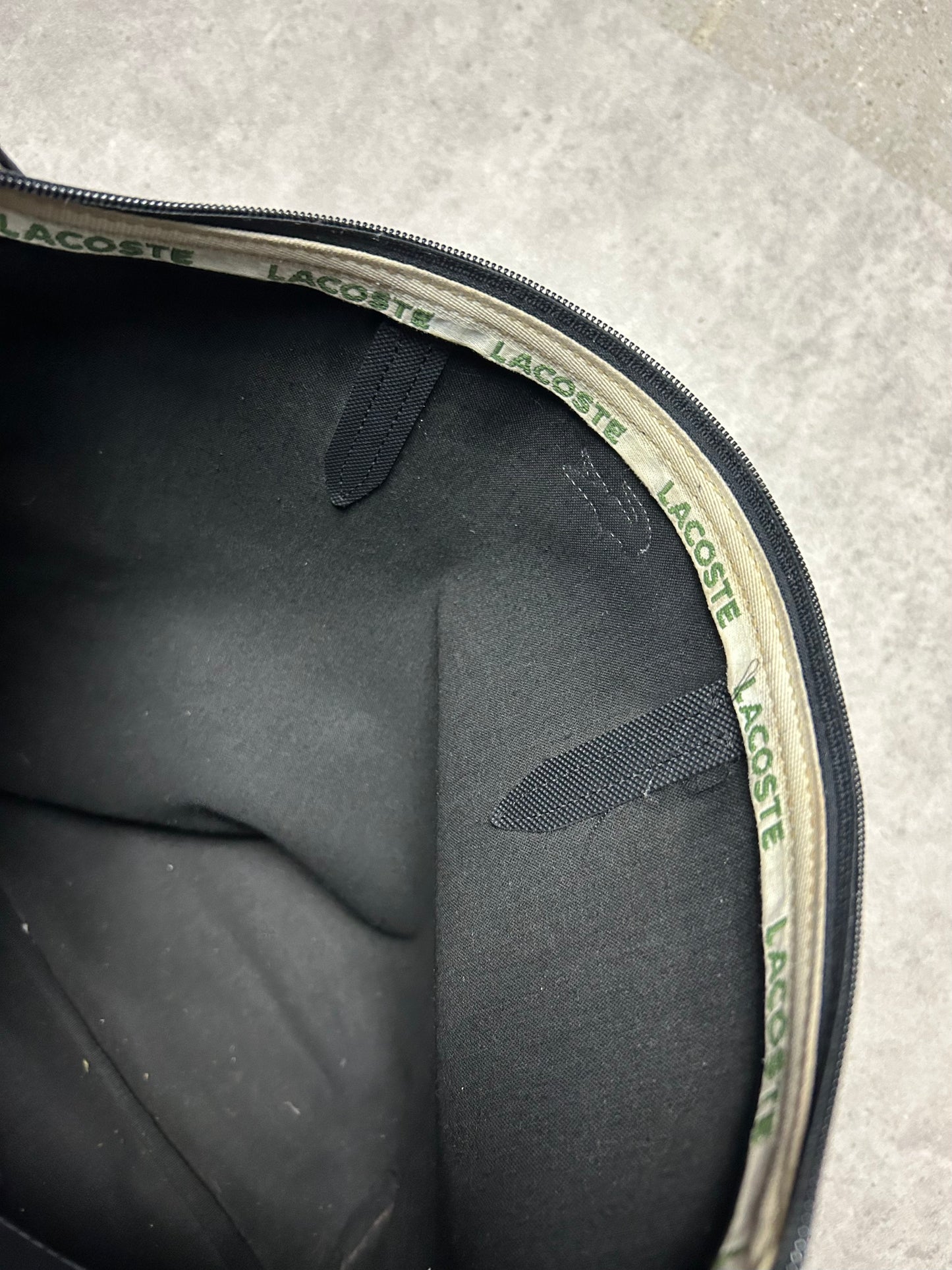 Sac à main Lacoste cabas en cuir noir